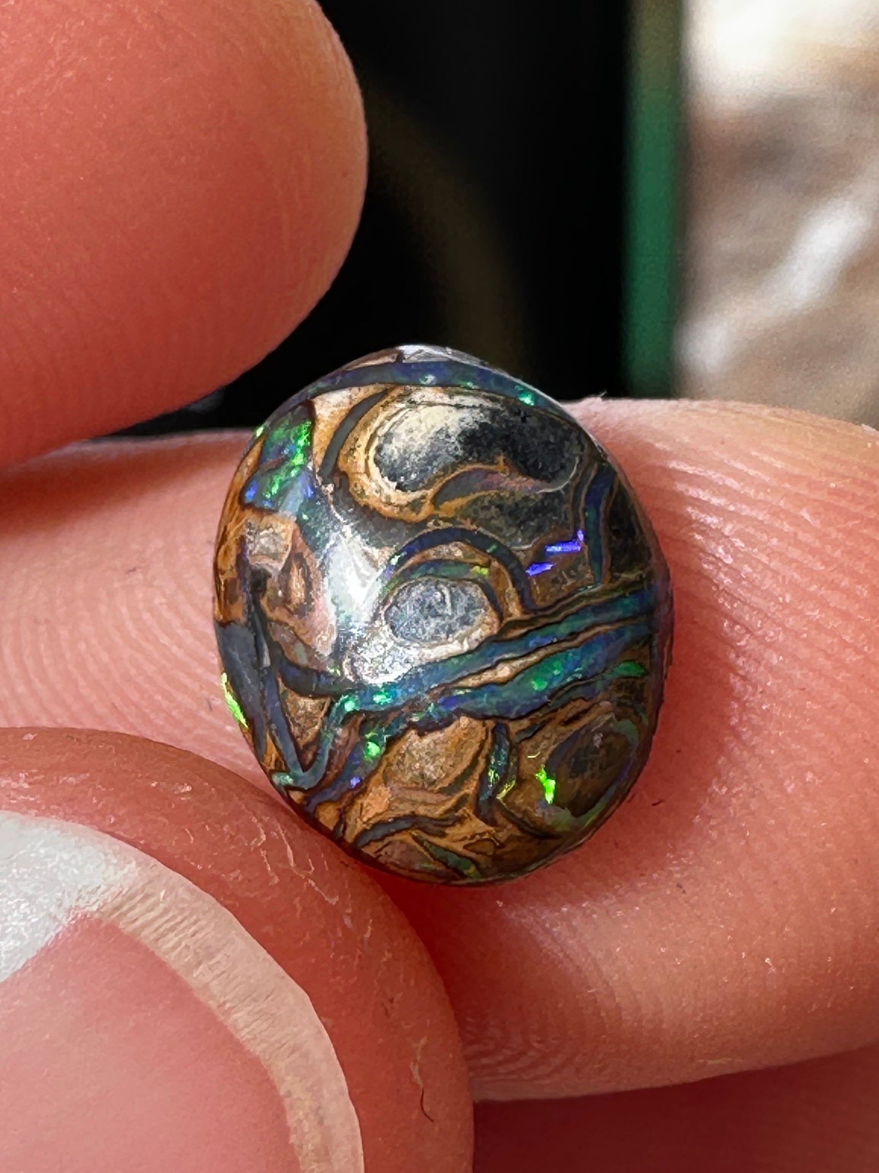 Opal Essence Queensland cut Boulder opal unset pendant or ring 2.05 cts