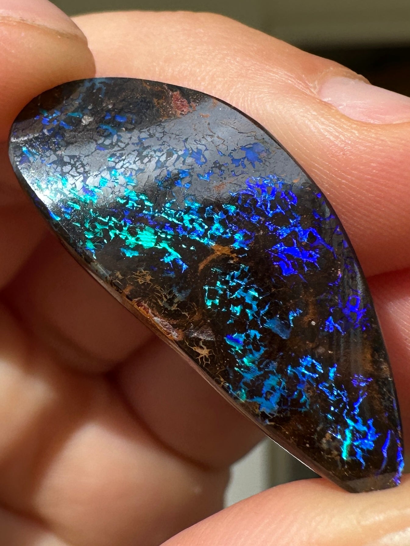 Opal Essence Queensland Boulder opal cut stone pendant or ring 21.35 cts