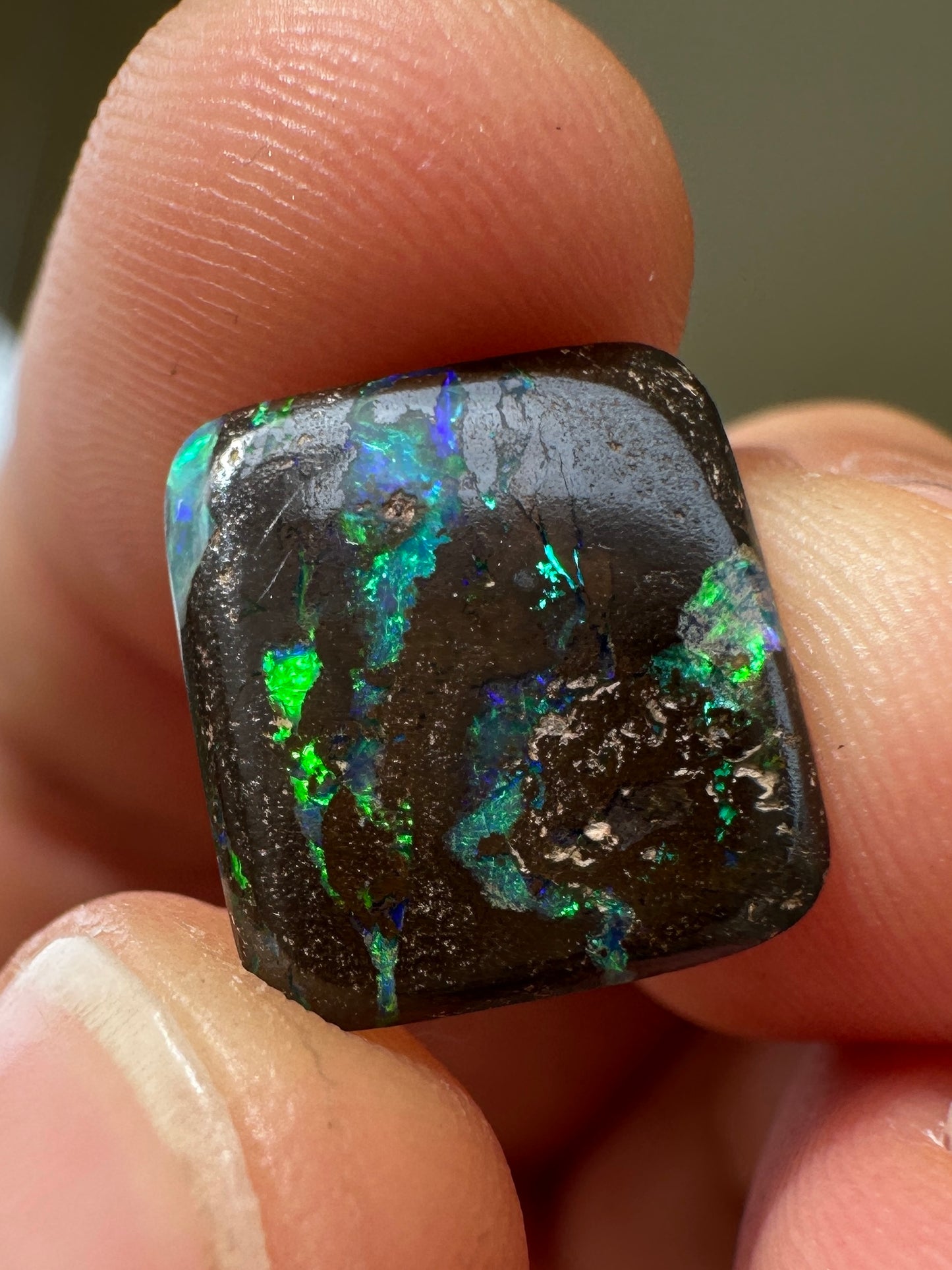 Opal Essence Queensland Boulder opal cut stone pendant or ring 4.45 cts