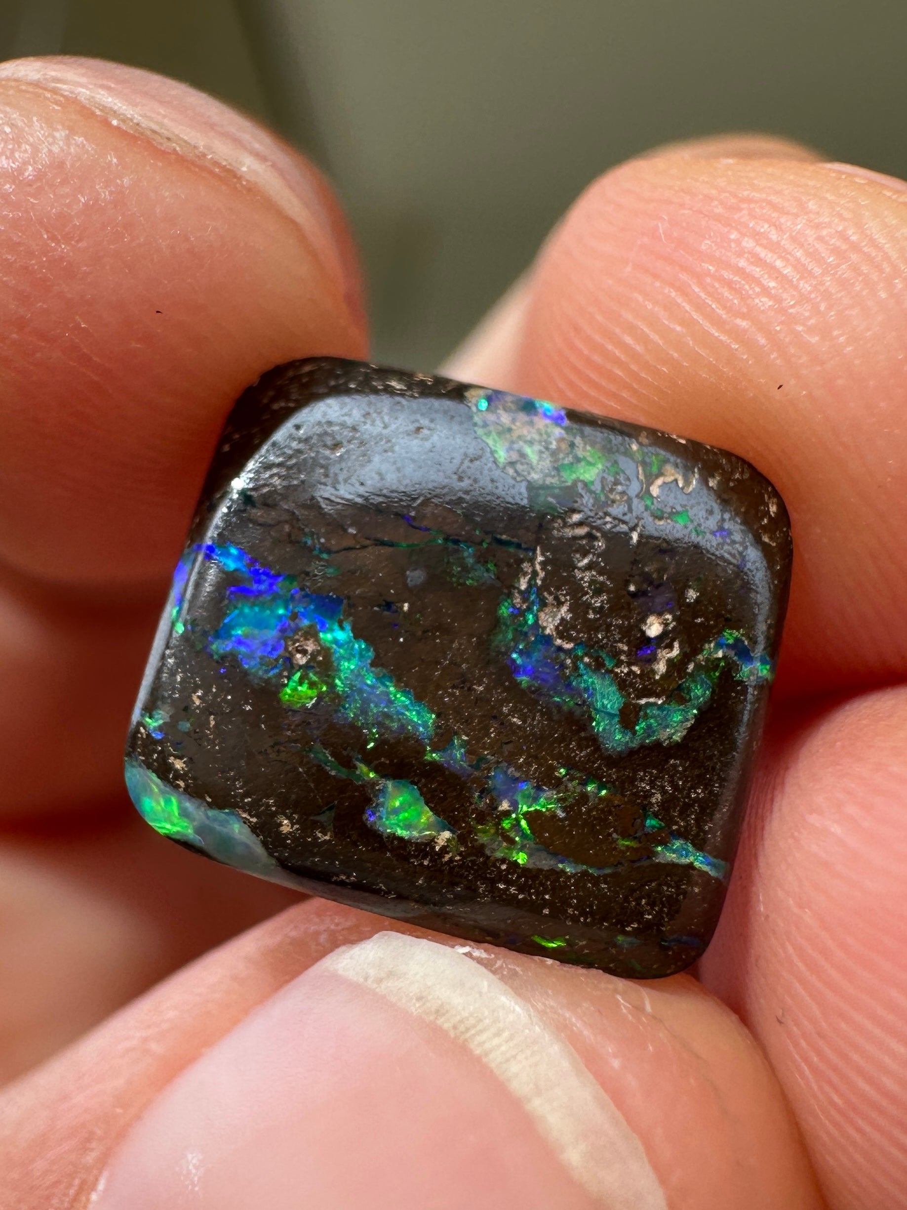 Opal Essence Queensland Boulder opal cut stone pendant or ring 4.45 cts