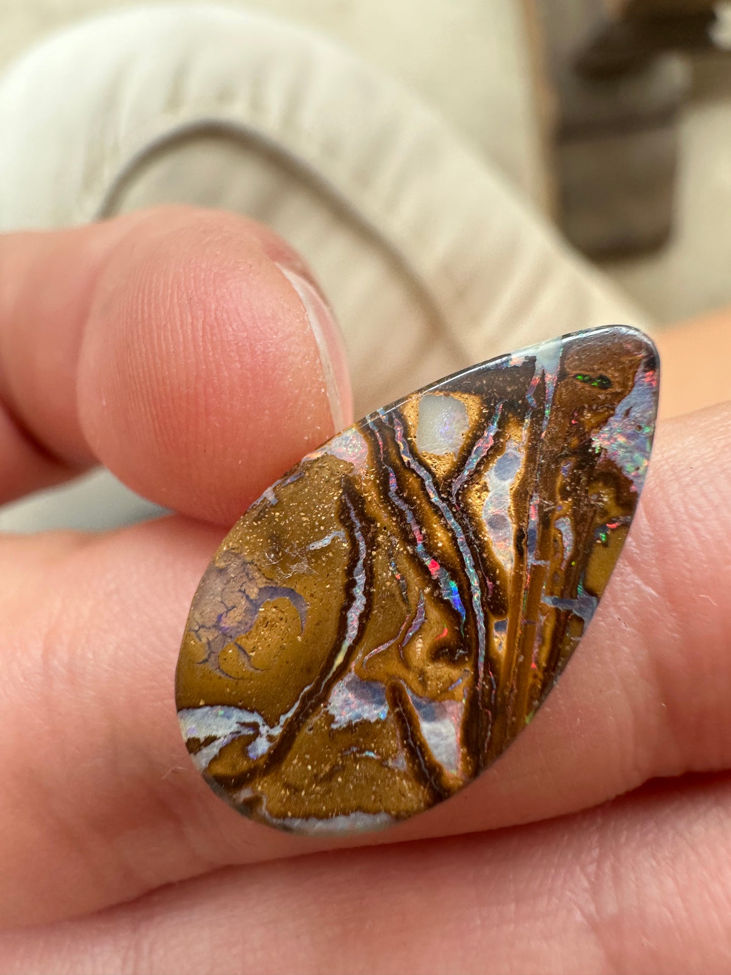 Opal Australian Queensland boulder unset pendant or ring multicolored opal 4.5cts