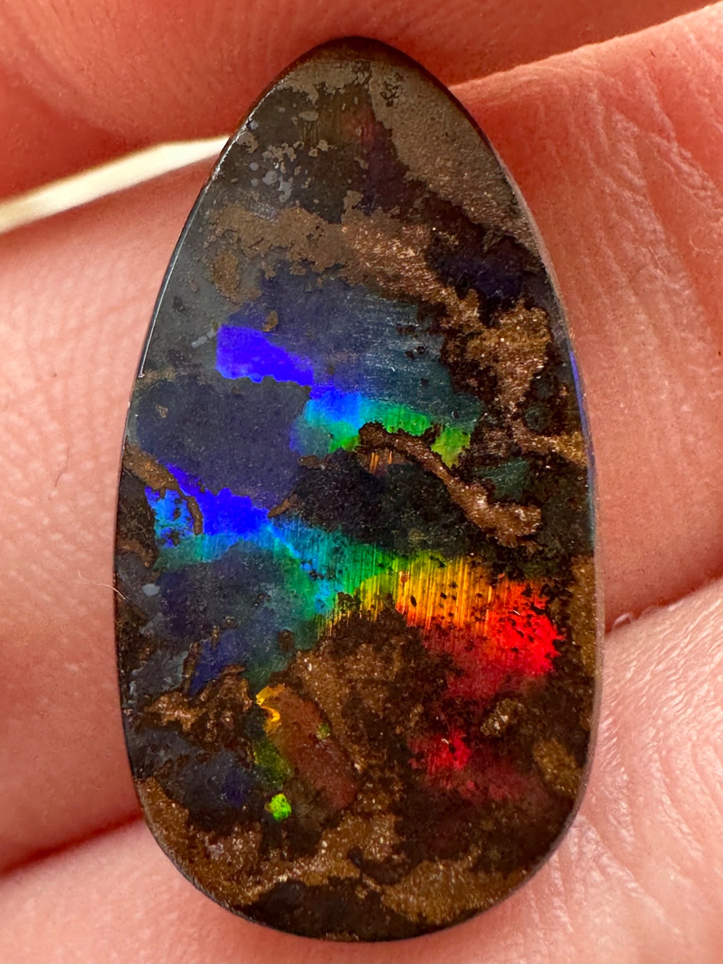 Opal Australian Queensland boulder unset pendant or ring multicolored opal 5 cts