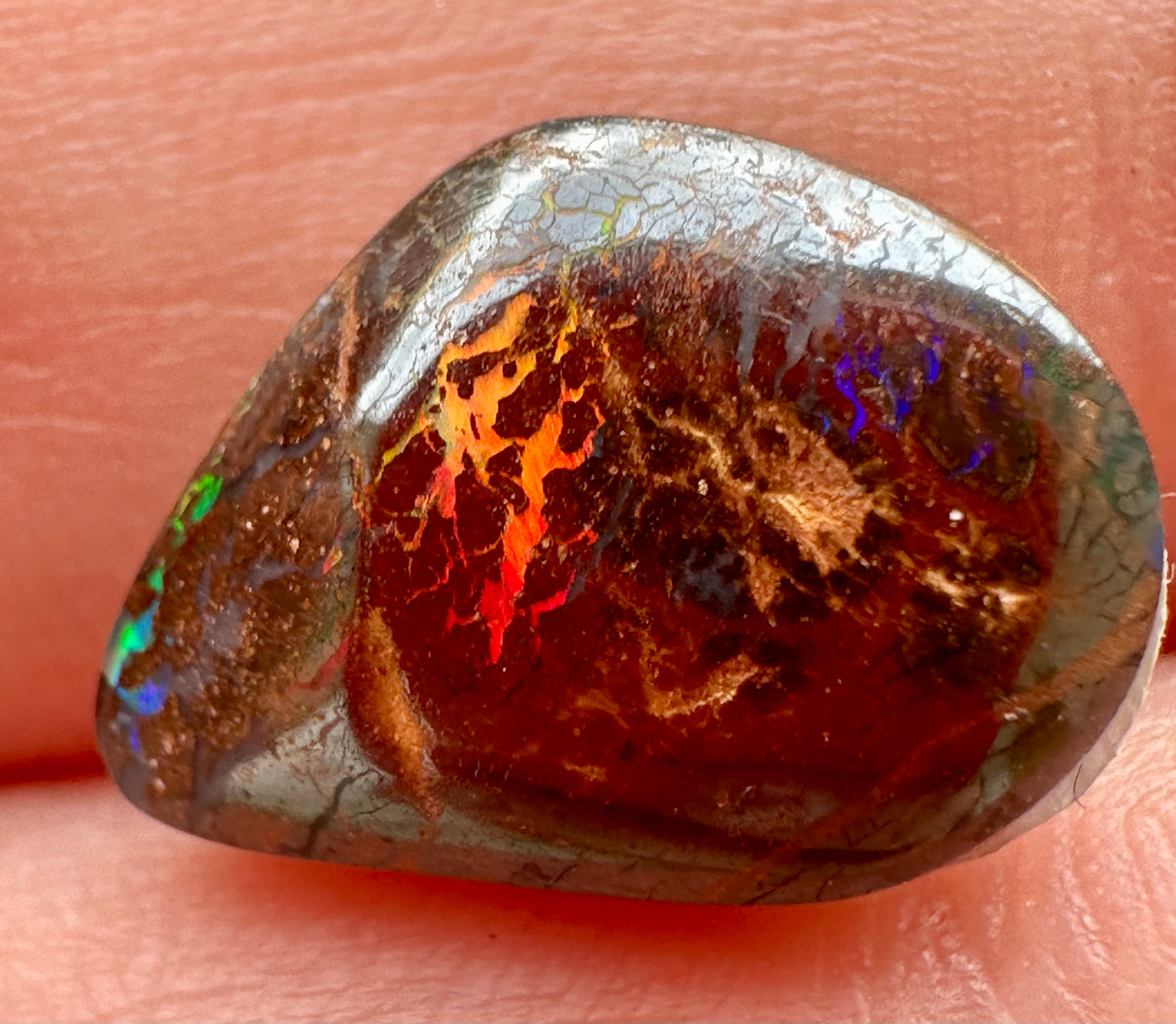 Australian Queensland Boulder unset pendant or ring opal 5.5 carats