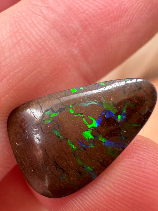 Opal Australian Queensland boulder unset pendant or ring multicolored opal 5.5cts