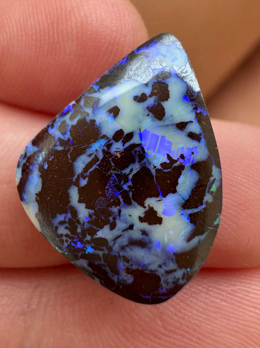 Opal Australian Queensland boulder unset pendant or ring multicolored opal 9.85cts