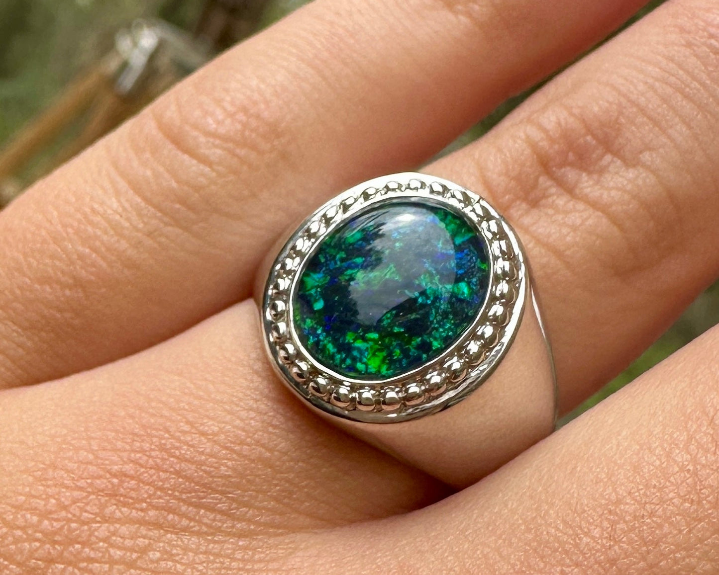 Australian muliticolored opal triplet ring set in sterling silver 33.105 cts