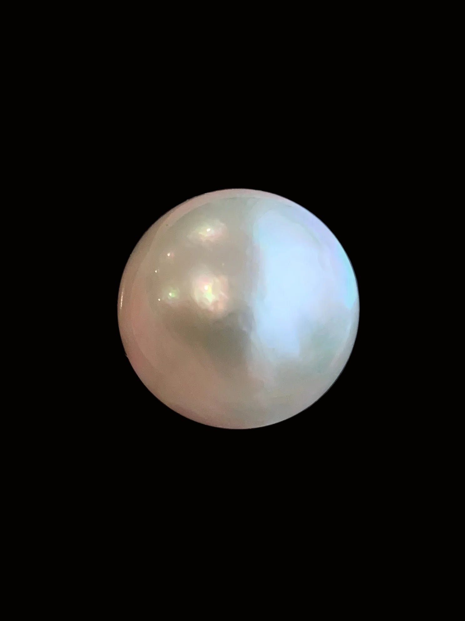 Opal Essence Australian Mabe Blister Pearl White Round pendant or ring  