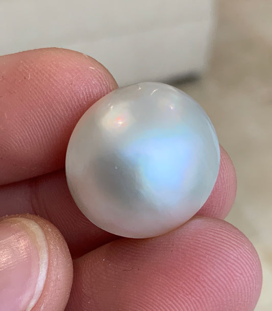 Opal Essence Australian Mabe Blister Pearl White Round pendant or ring  