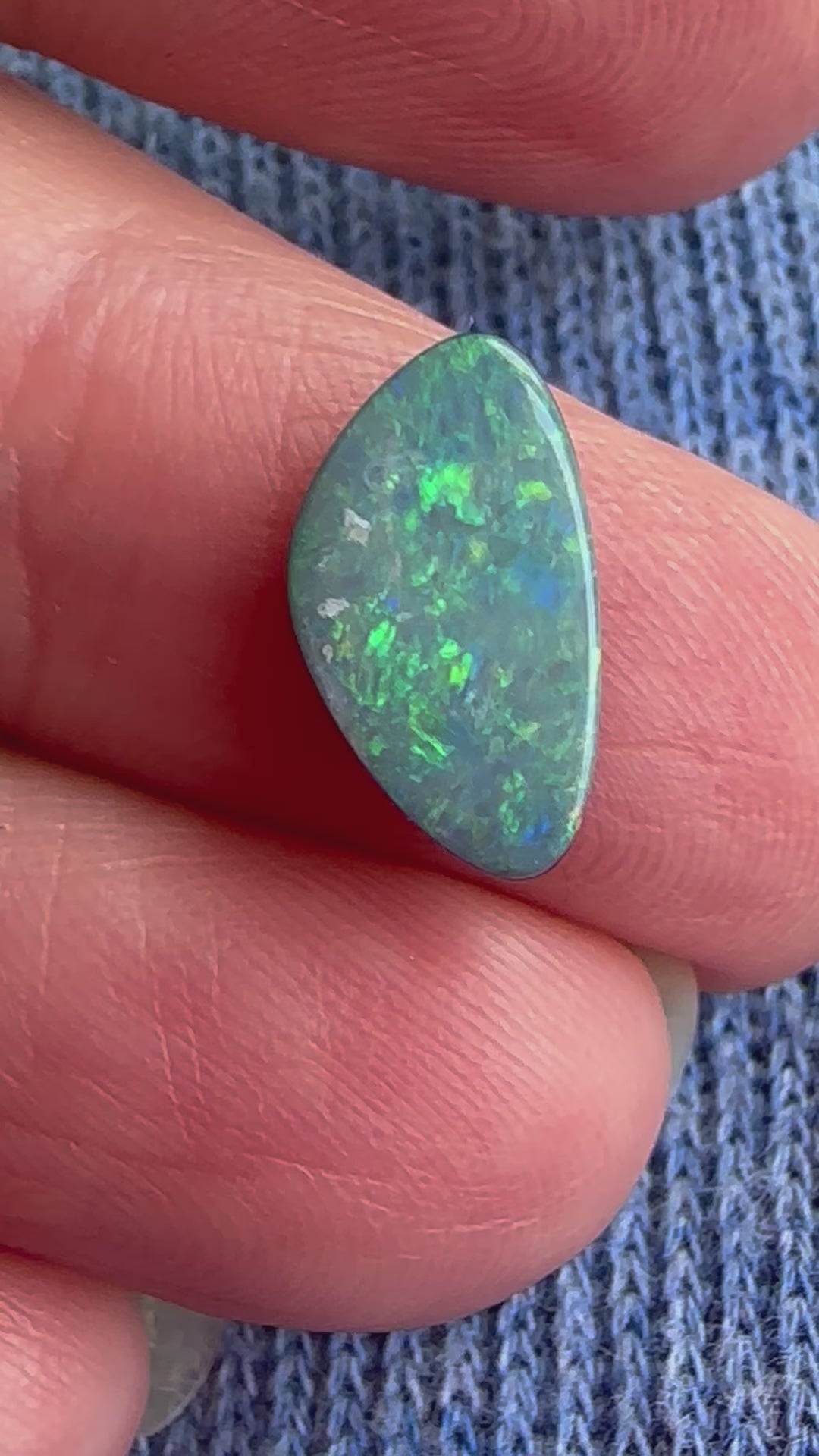 Natural Australian opal doublet 1.85 cts