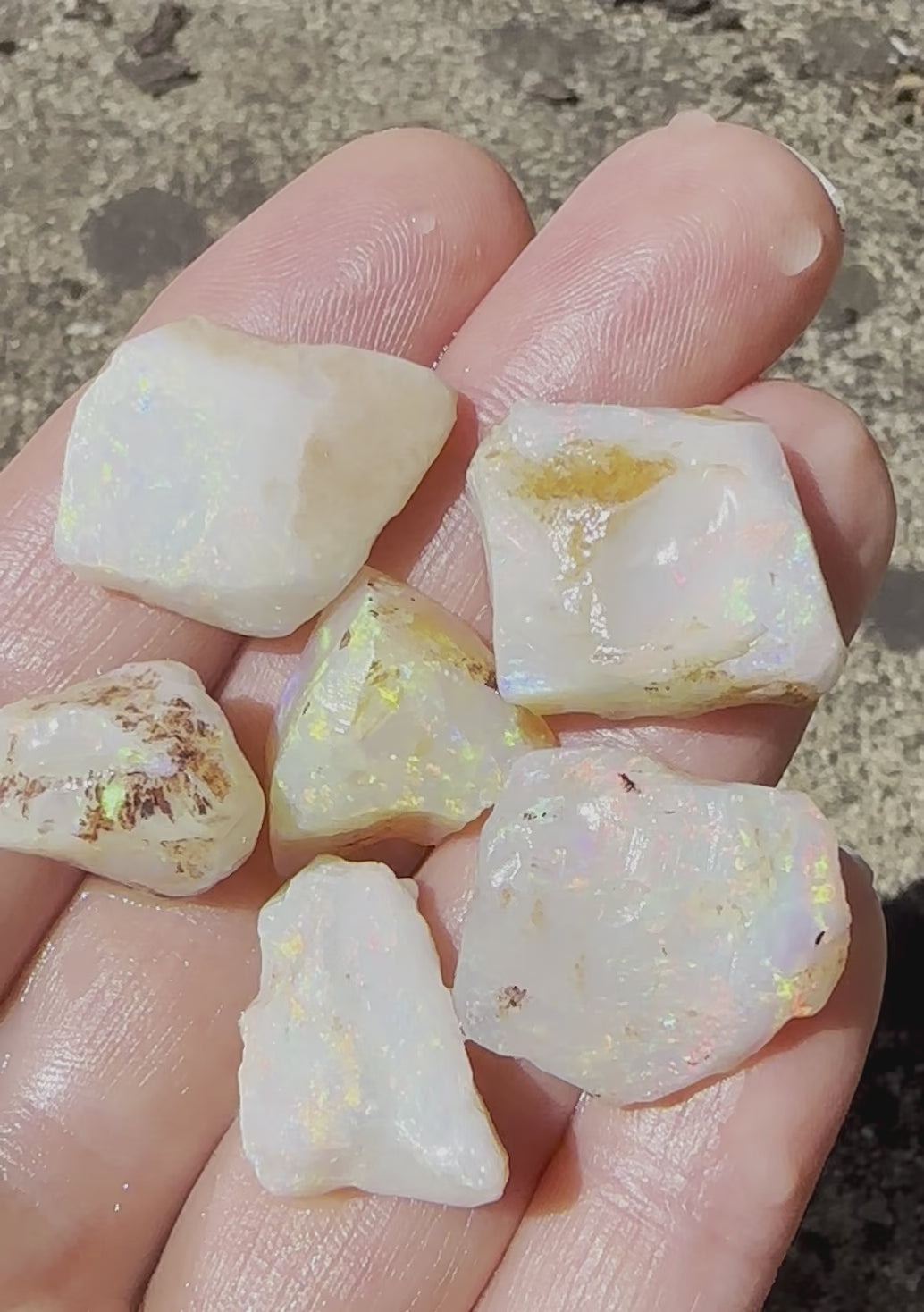 Sizes from largest to smallest opal