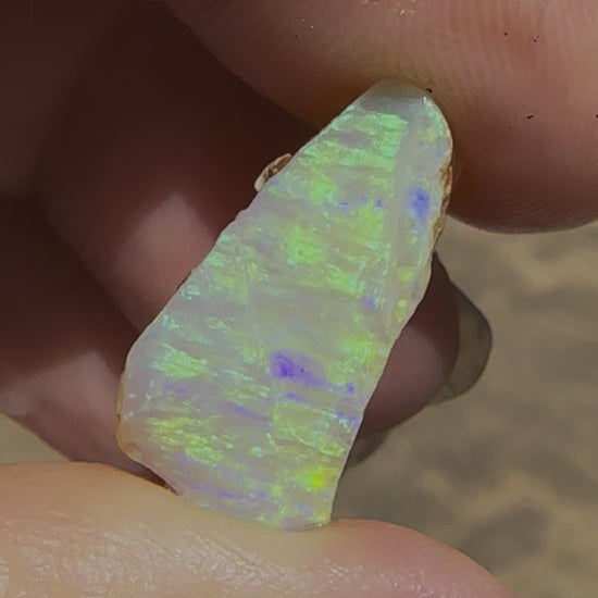 Lambina crystal opal rough