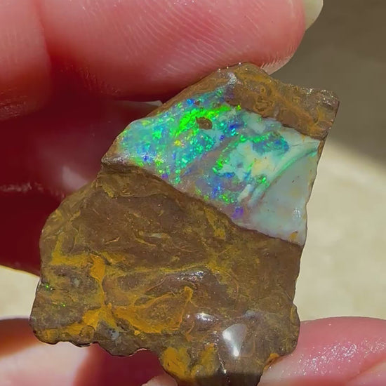 Queensland boulder pipe opal