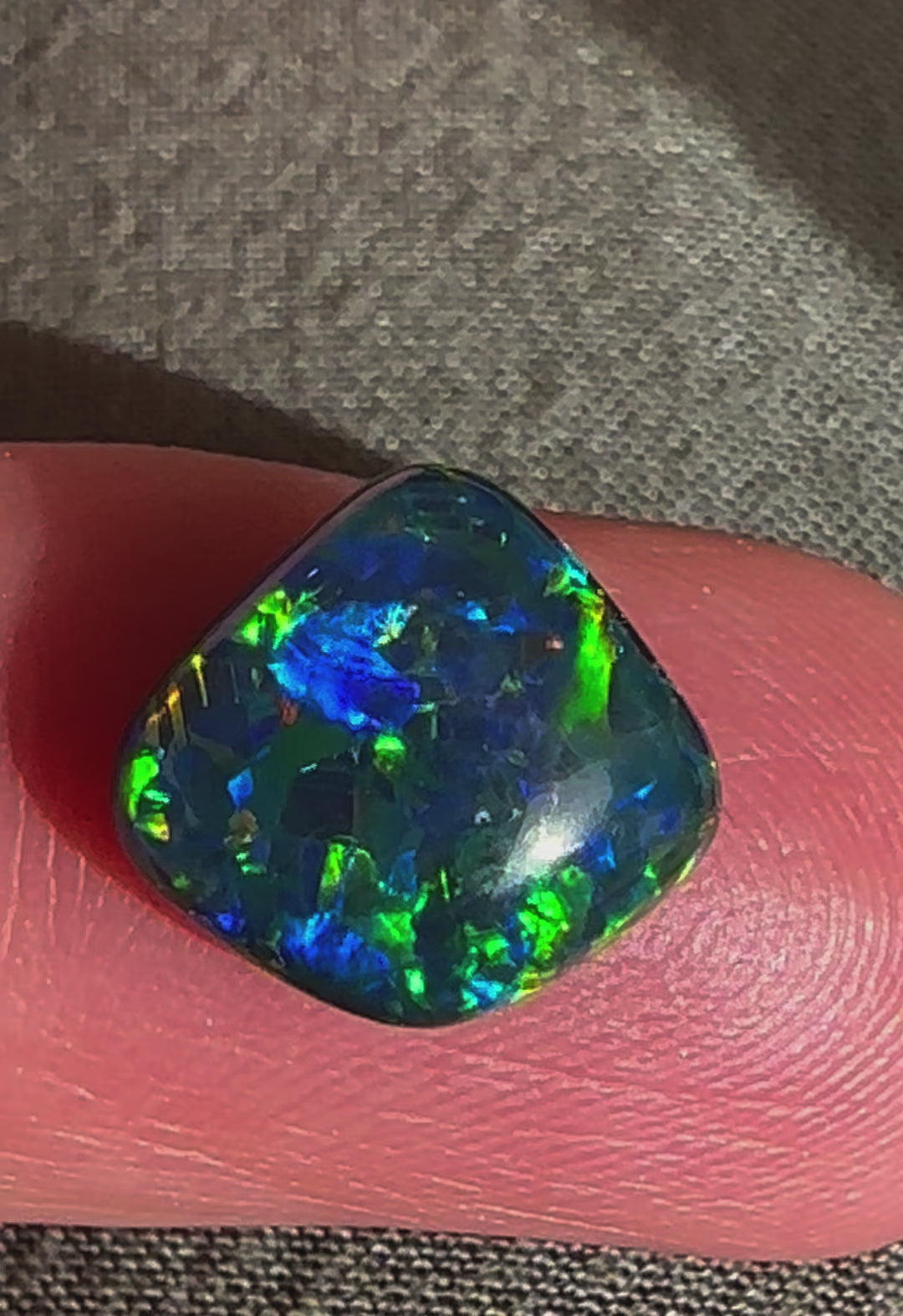 Australian gem crystal freeform opal triplet 11x10mm 3.45 cts 