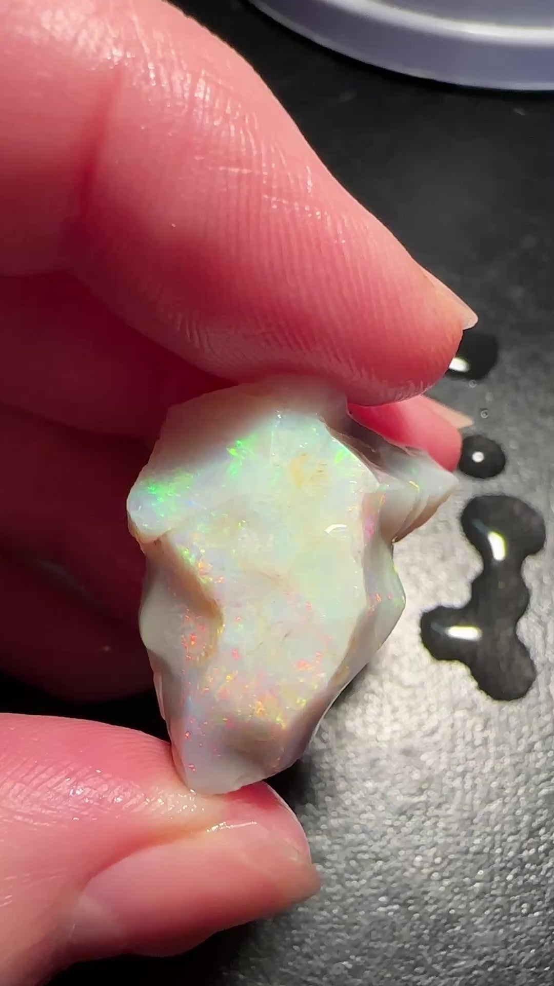 Opal Essence Australian Lambina Rough Grey Base opal multicolored Unset 
