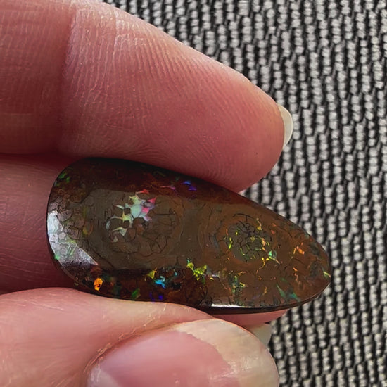 Triangular Queensland Boulder matrix opal 22 cts