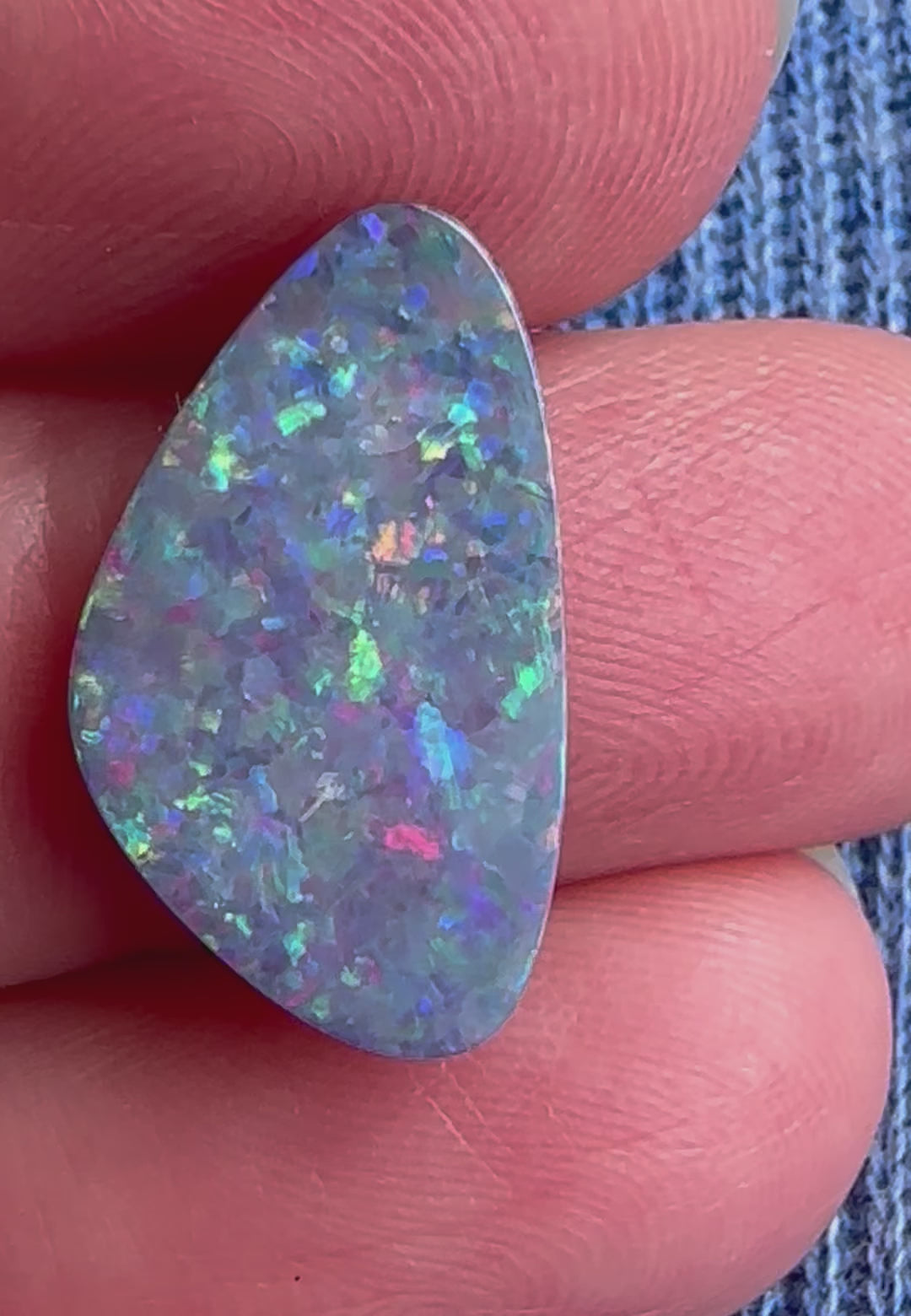 Australian opal doublet 4.9 cts