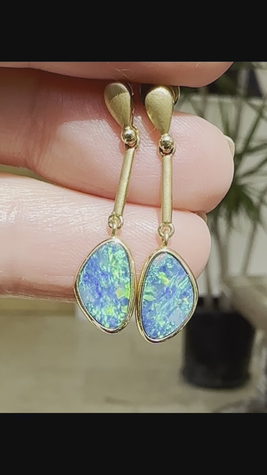18k Yellow Gold Opal Earrings