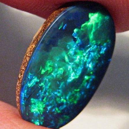 Brilliant Australian opal doublet 11x18 mm